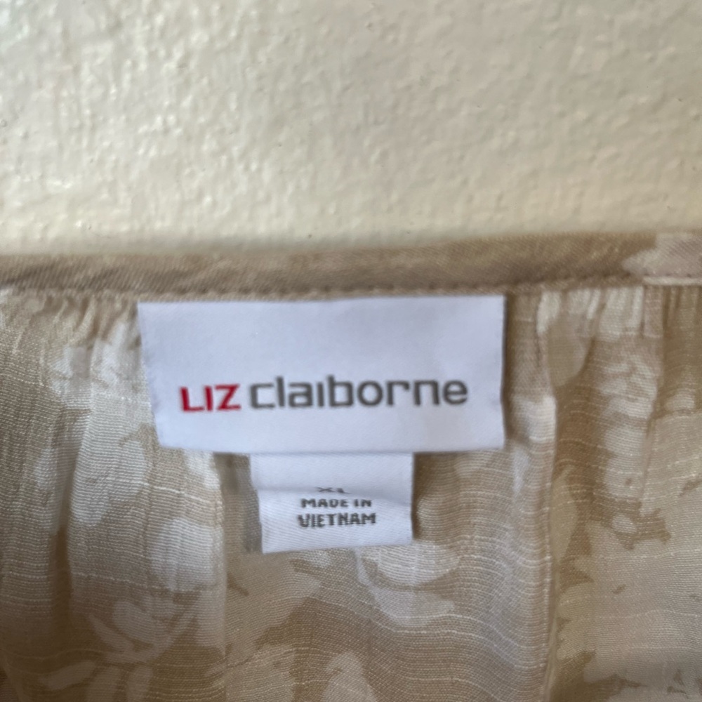 Liz Claiborne Cream Floral Pattern blouse
